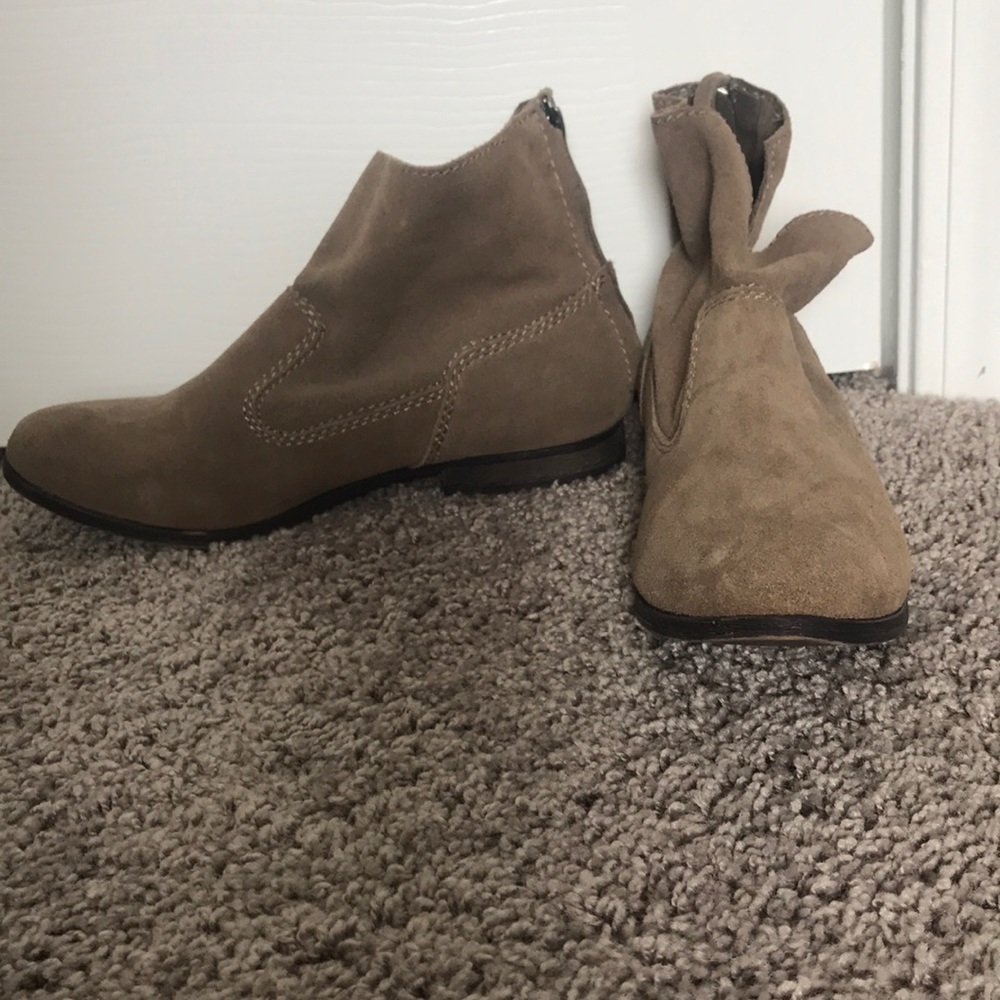 Brown short boots